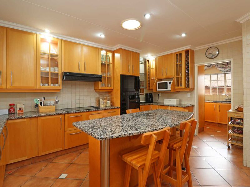 Versatile low Maintenance Family Home - Photo 4