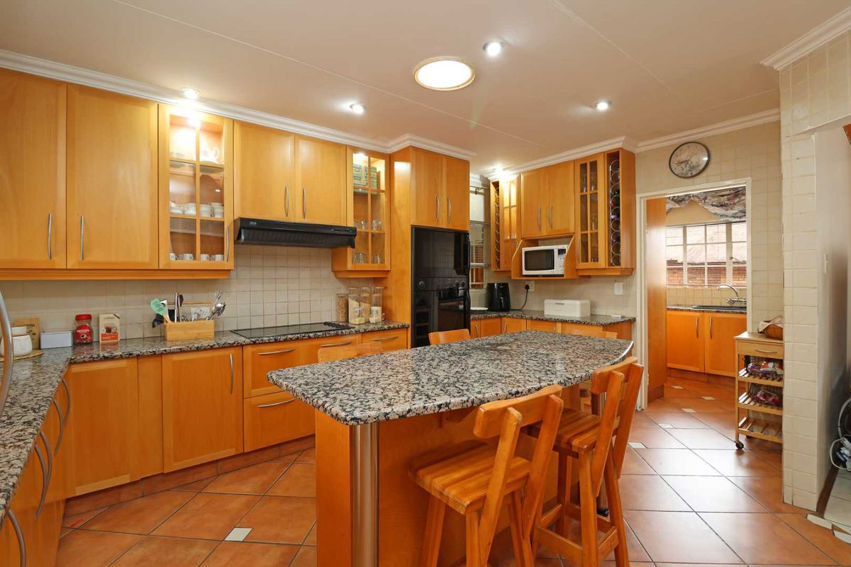 Versatile low Maintenance Family Home - Photo 4