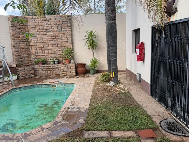 A RARE OPPORTUNITY TO LIVE AND RUN YOUR BUSINESS FROM ONE ADDRESS - Photo 10