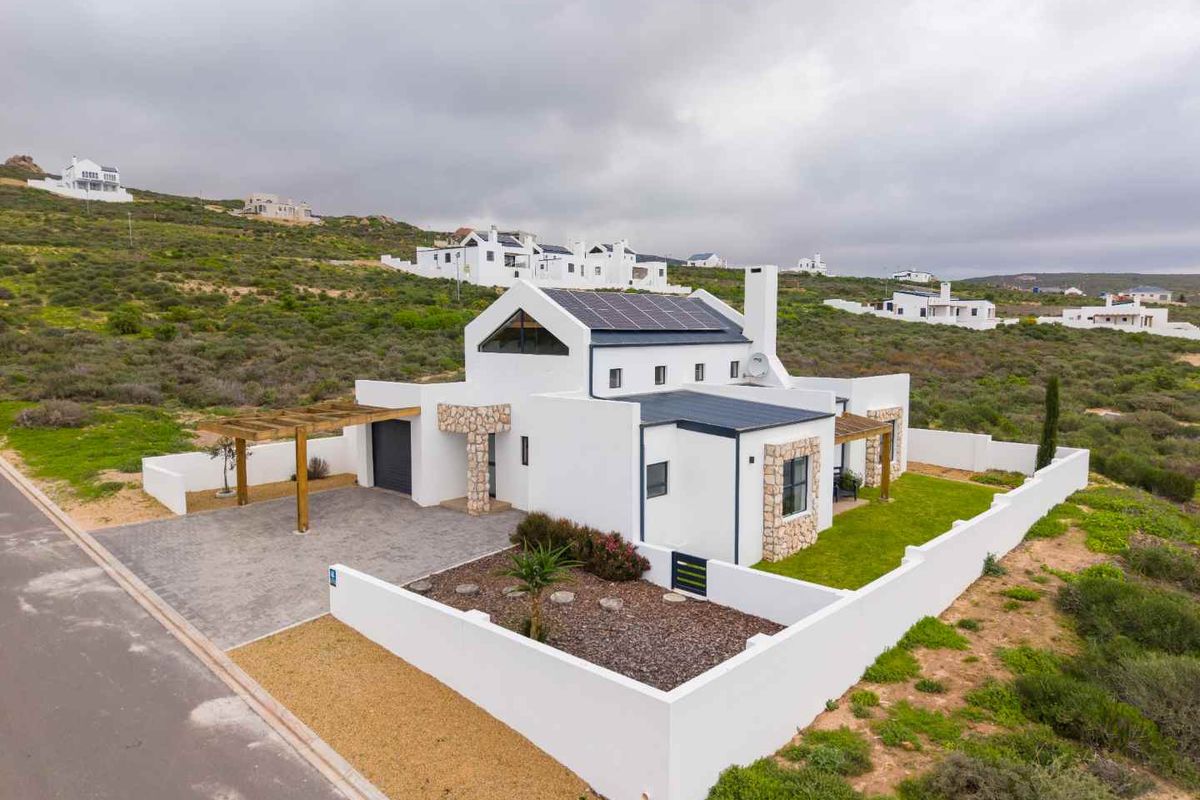 Modern New Build in Secure Estate, St Helena Bay - Photo 3
