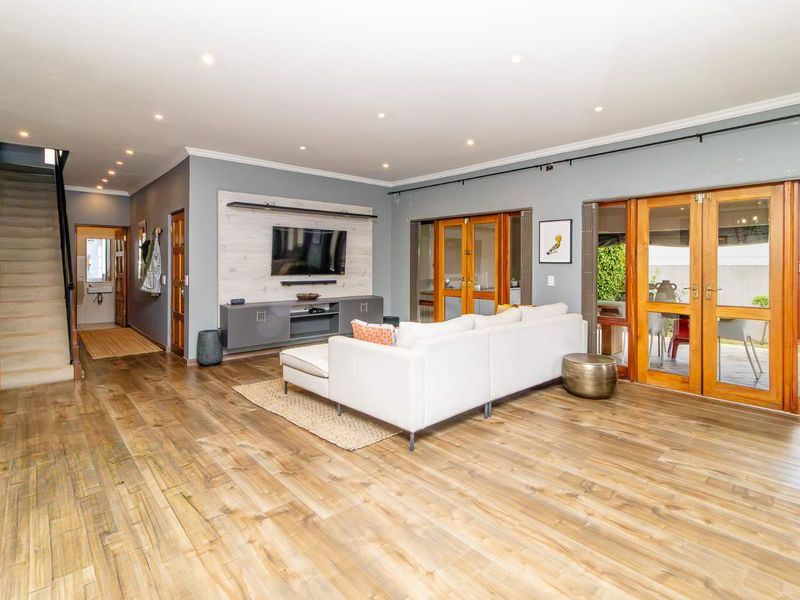 Spacious Family Cluster in Secure Estate! - Photo 7