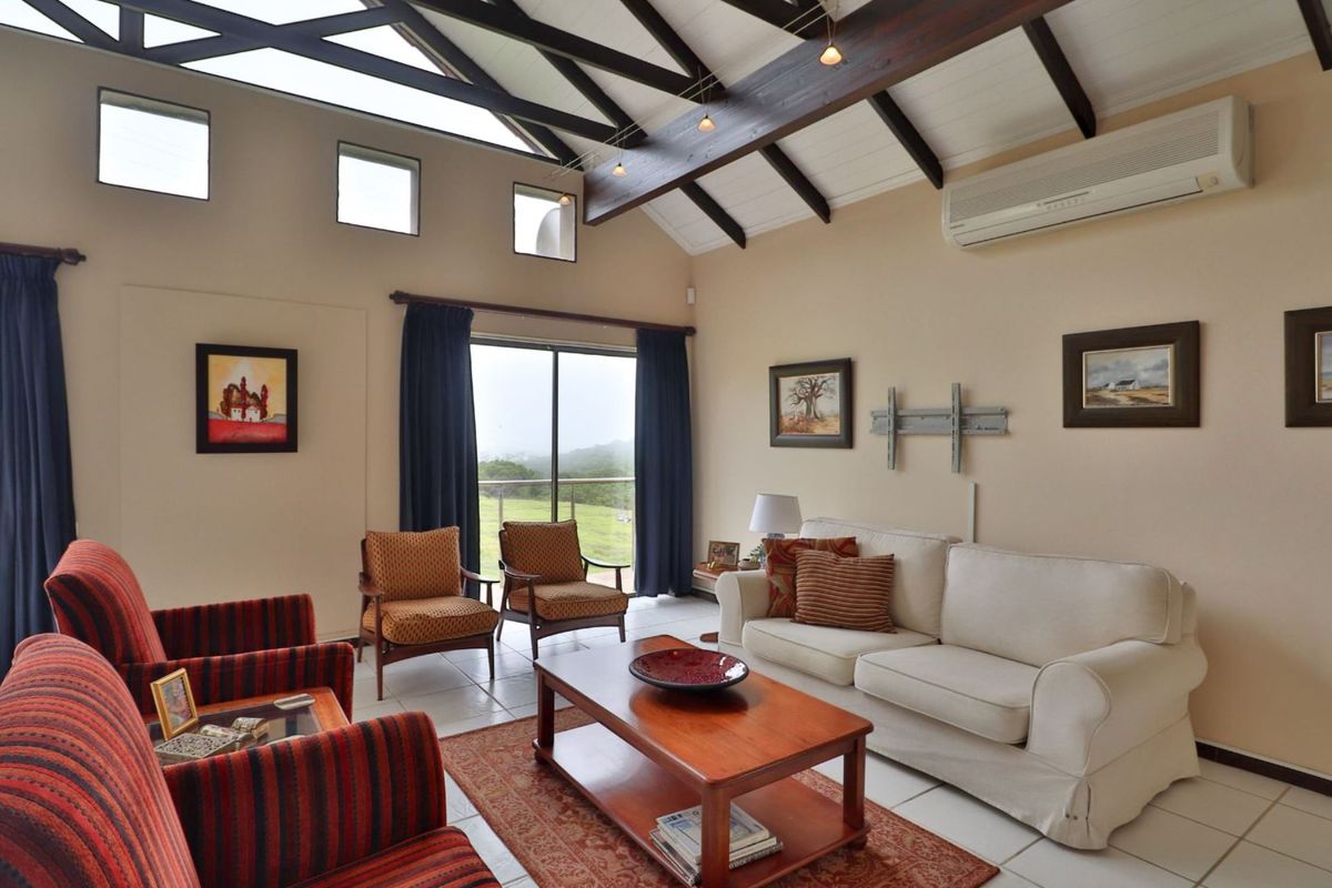 BARGAIN STYLISH AND UPMARKET TOWNHOUSE - Photo 3