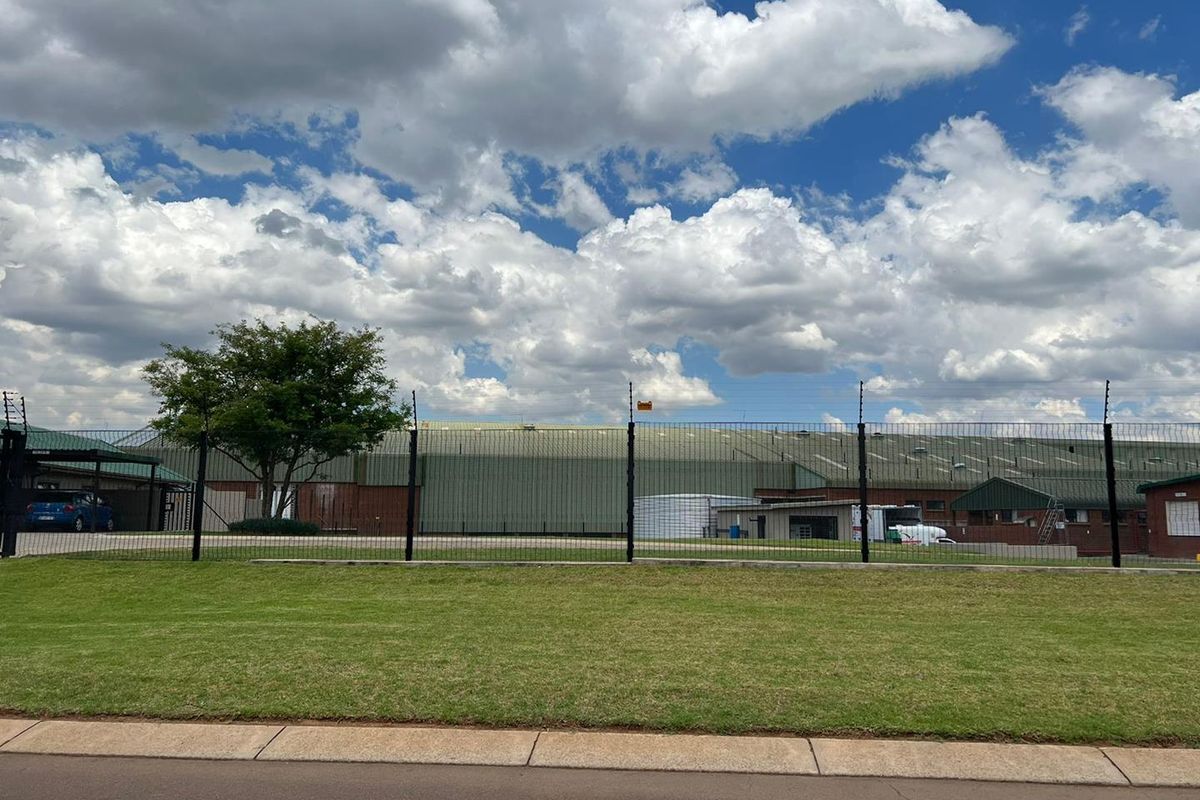 Investment Opportunity  -  Pyramids Industrial Park (Pyramids, Pretoria North) - Photo 2