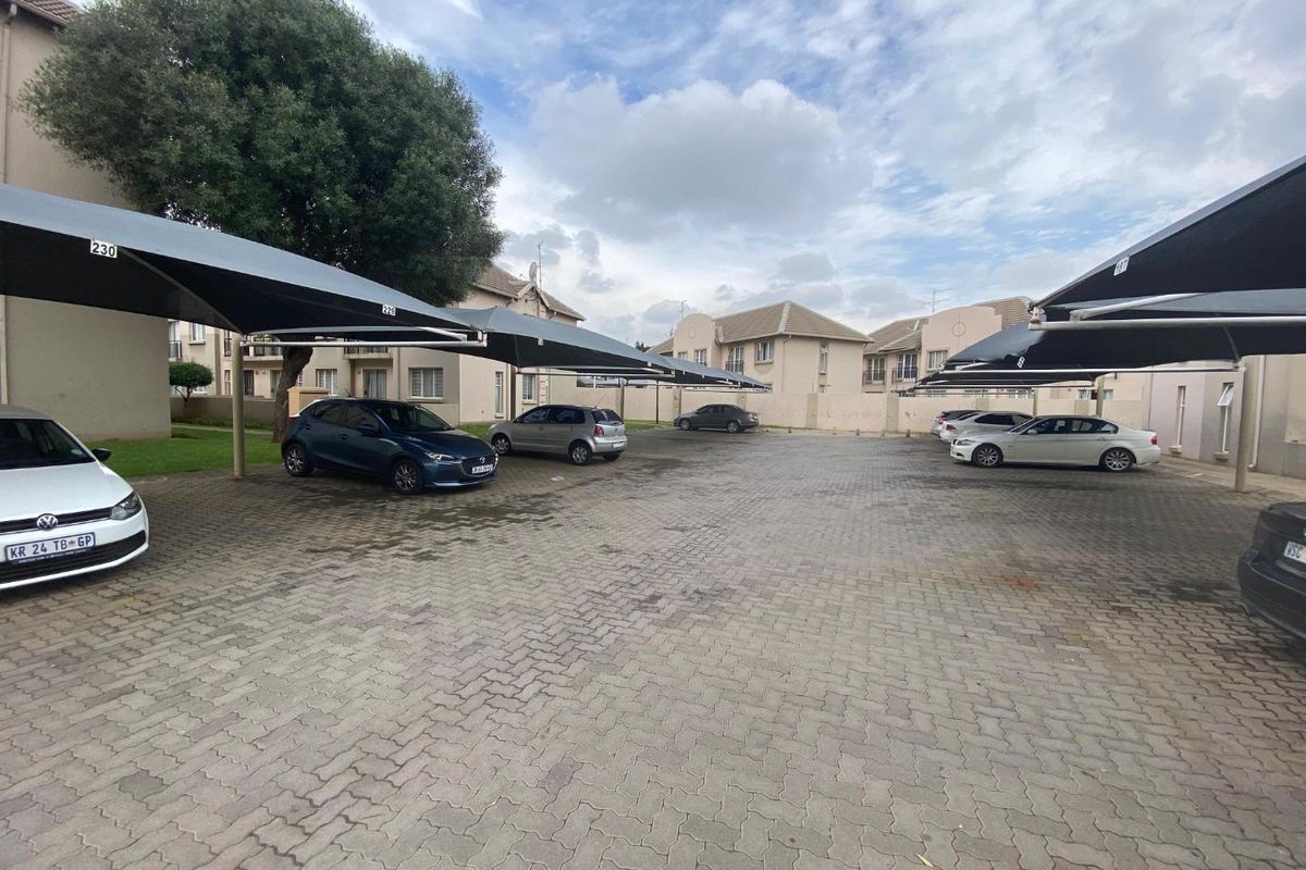 2 Bedroom Apartment for sale - Photo 2