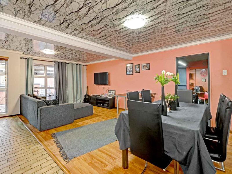 Beautiful 3 Bedroom corner-plot townhouse in Westridge - Photo 9