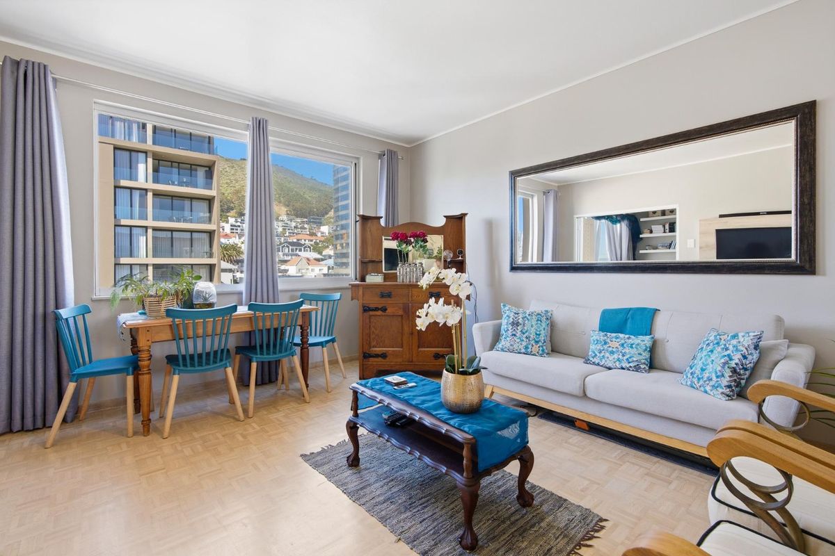 Renovated,Spacious and Convenience - Photo 3