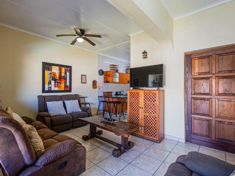 On the beach - Photo 5