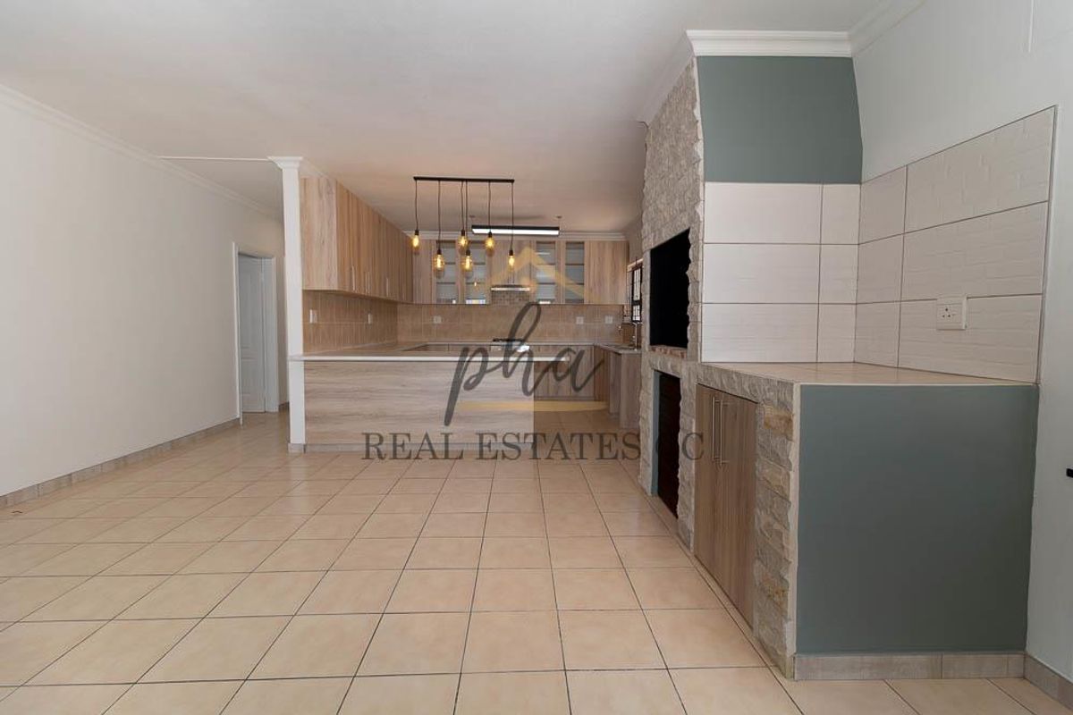 Newly Renovated Freestanding Home - Photo 4
