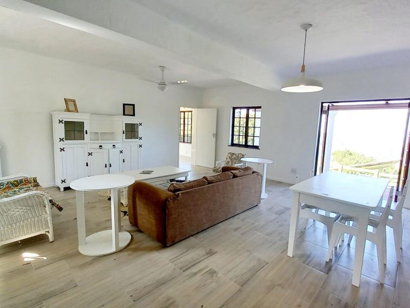 Ultra-spacious,upmarket and elegantly furnished 1 Bed ground floor apartment inclusive of Lights and Water - Photo 8