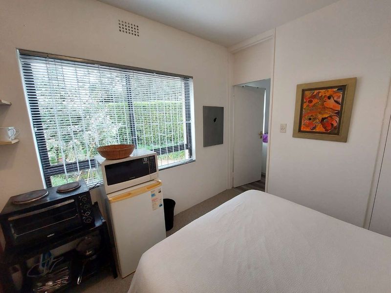 1 Bedroom Bachelor Pad In Newlands - Photo 6