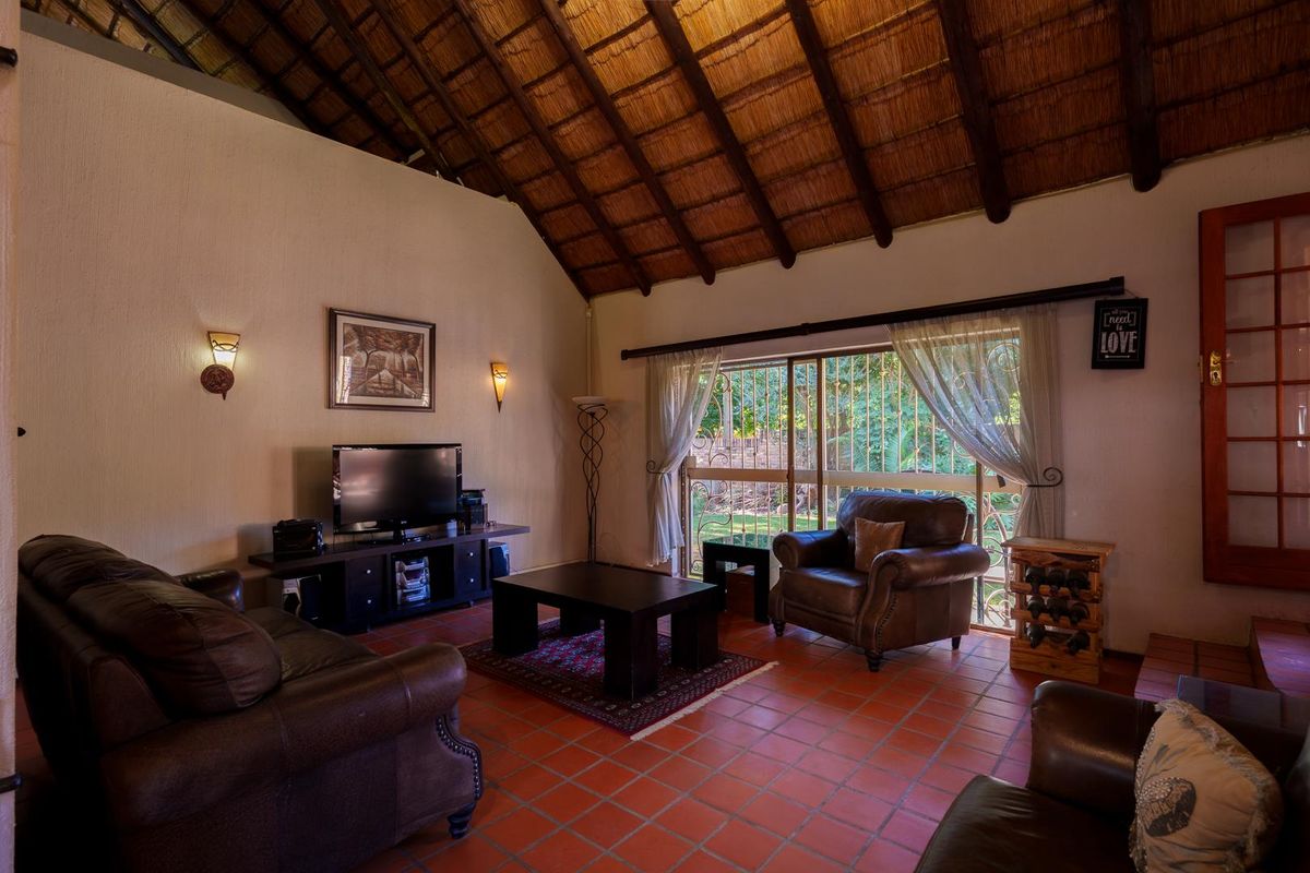 NEWLY LISTED 5 BEDROOM SECURE HOME IN PRIME AREA WITH LOVELY ENTERTAINMENT AREA AND POOL - Photo 5