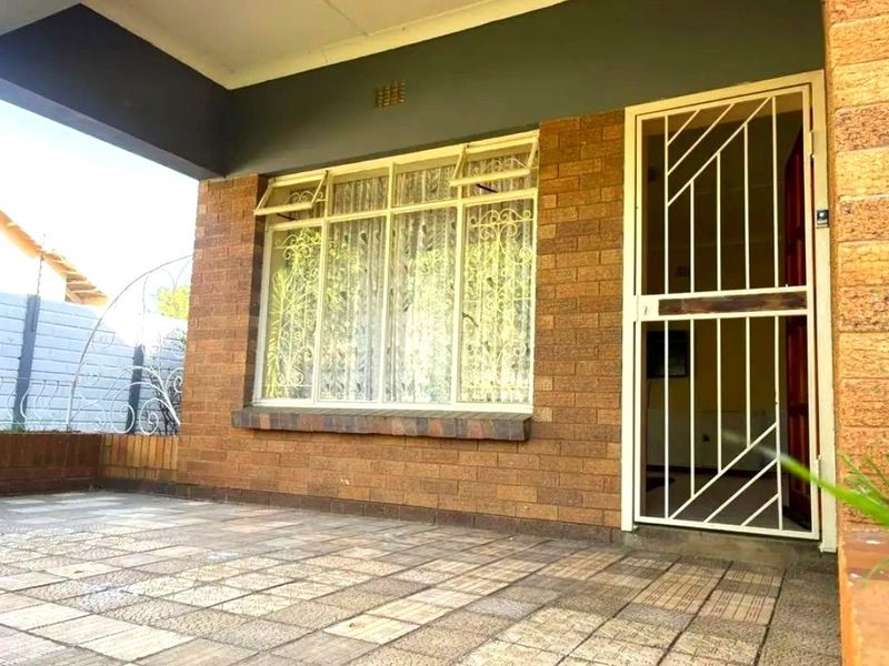 Investment property in the heart of Kempton Park - Photo 5