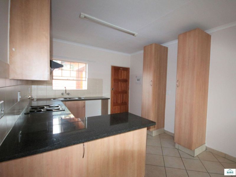 Modern Ground Floor Unit with Private Garden in Hazeldean - Photo 6