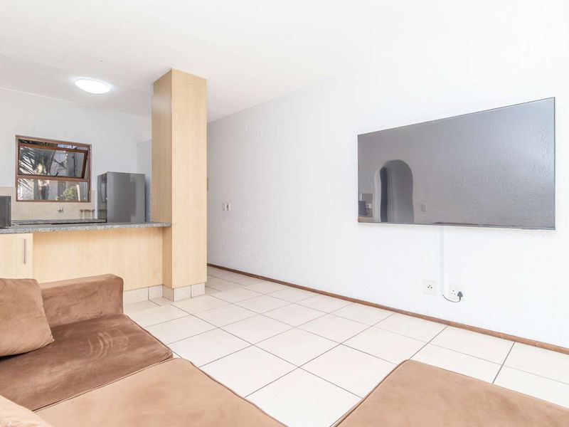 Your New Bright & Secure - 1 Bed Apartment Awaits - Photo 2