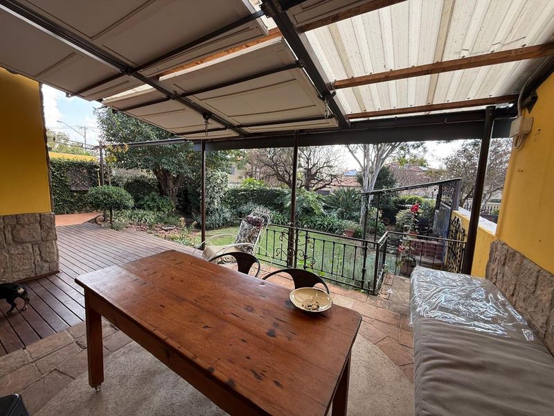 4-6 Bedroom, 6-Bathroom house in Menlo Park - Photo 4