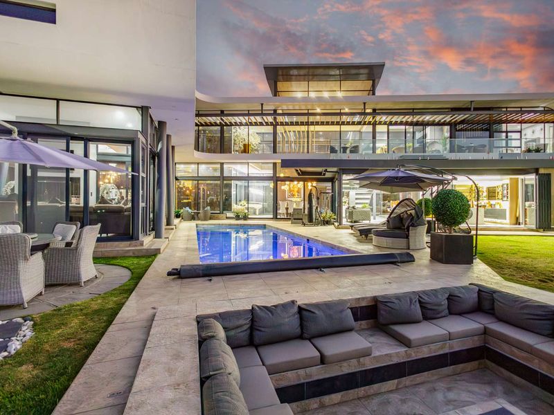 Exquisite Lakefront Luxury - Photo 3