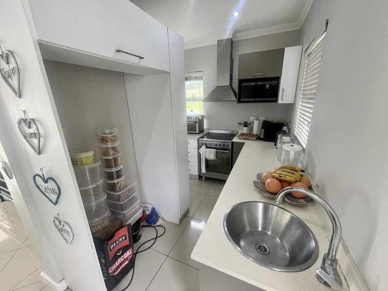 Hendra - Spacious Family Townhouse to Rent in Secure Kindlewood Estate - Photo 6