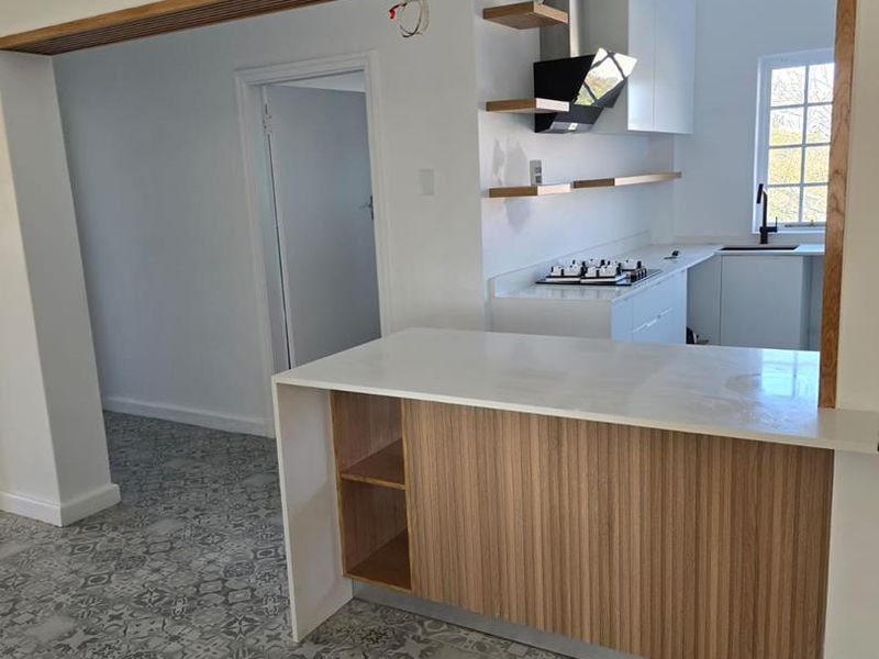 A rare find in Rondebosch - Photo 8