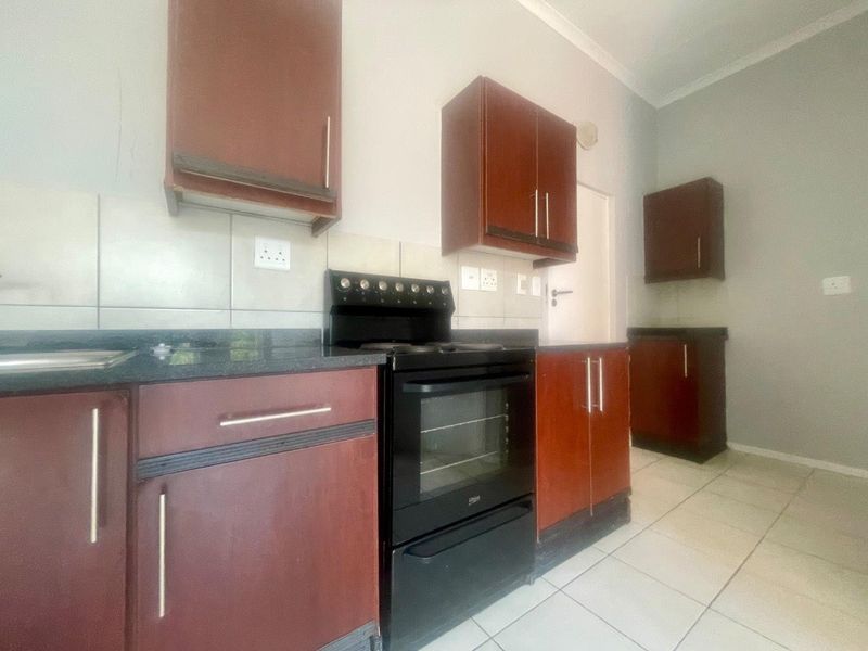 Modern 2-Bedroom Apartment for Rent in Kempton Park Central - Photo 4