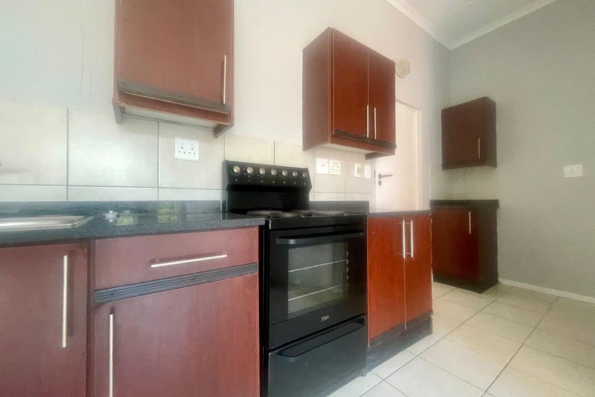 Modern 2-Bedroom Apartment for Rent in Kempton Park Central - Photo 4