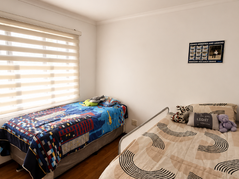 Elegant 3-Bedroom Family Home with Balcony & Garden - Photo 6