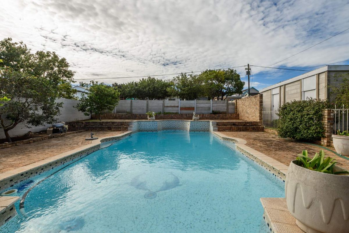 New Release in Linton Grange - Immaculate Family Home! Ready To Move In! - Photo 2