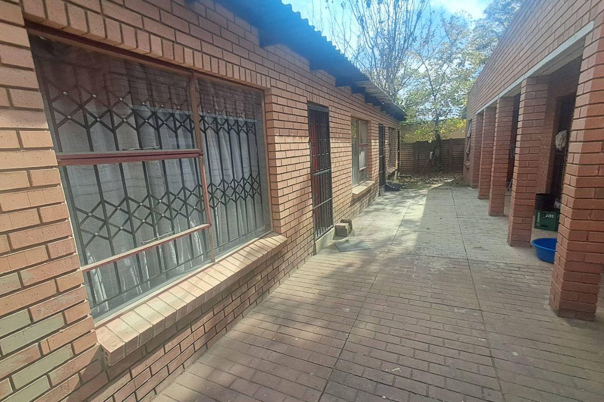 Multi Letting Property In Clayville Ext 01 - Photo 4