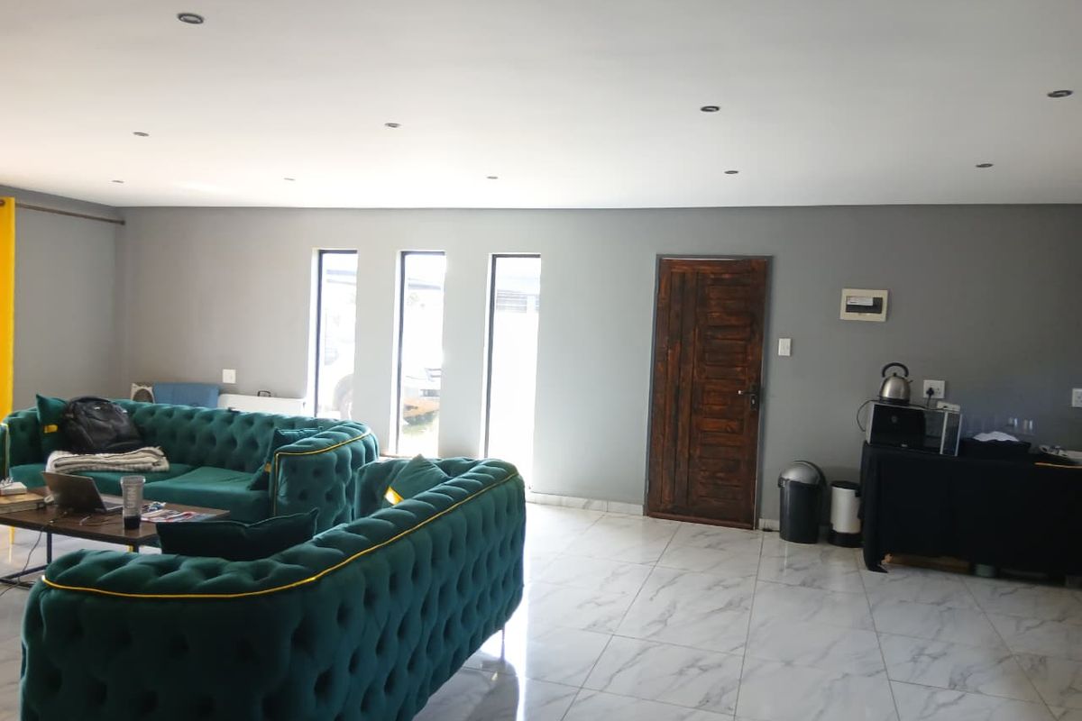 Your Dream Home Awaits: Customize the Kitchen & Closet! - Photo 2