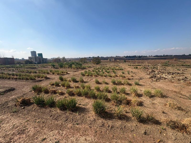10 Hectares of Prime Land with Development Potential - Photo 5