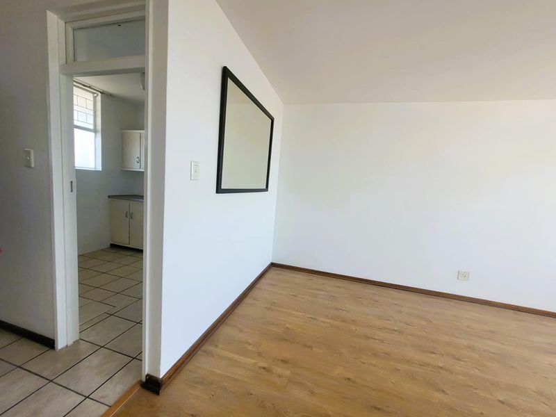 **Charming 1.5-Bedroom Apartment with Stunning Views in Durban** - Photo 9