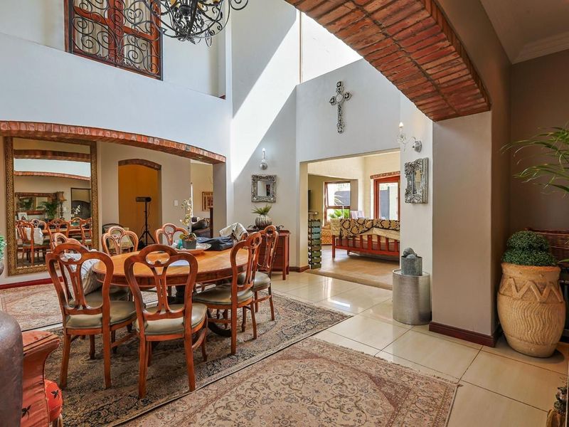 Timeless Luxury in Waterkloof Golf Estate - Photo 5