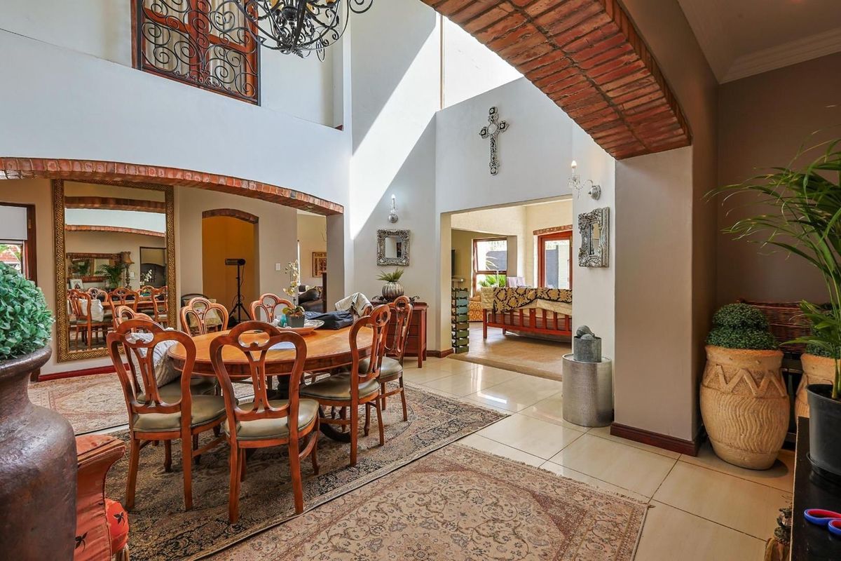 Timeless Luxury in Waterkloof Golf Estate - Photo 5