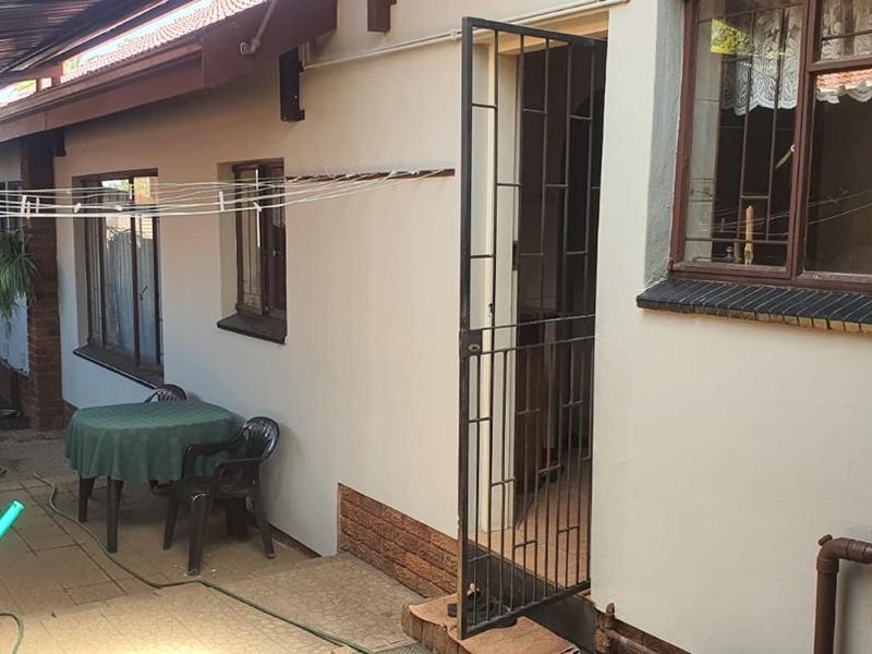 Easy Living - Photo 8