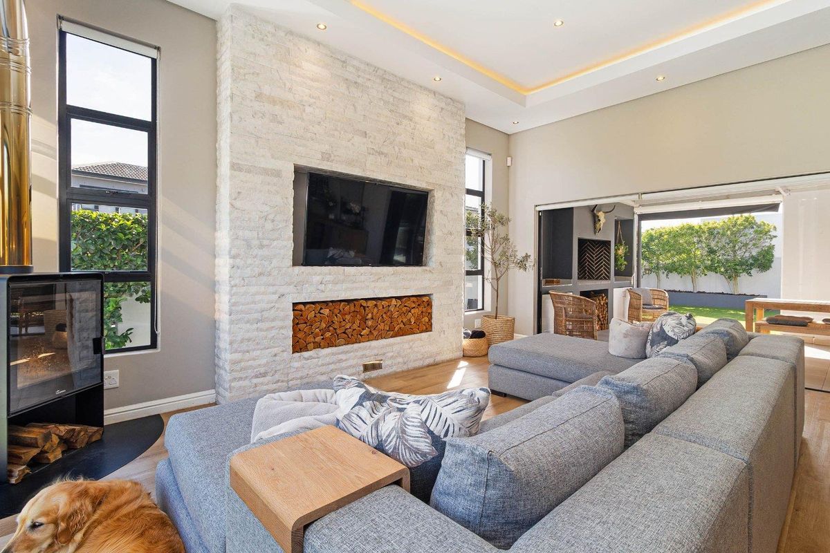 A Rare Gem in Sagewood Security Estate - Photo 4