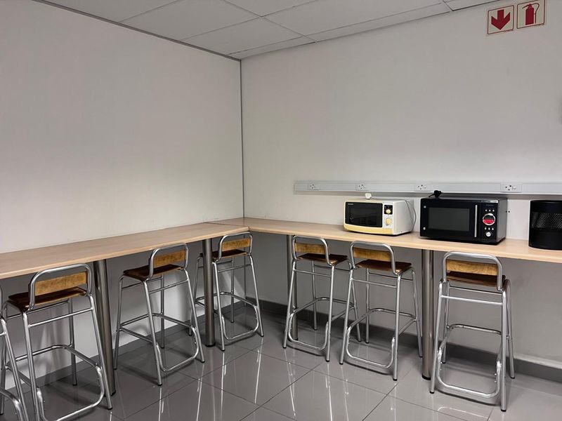 OFFICE TO LET - Photo 7