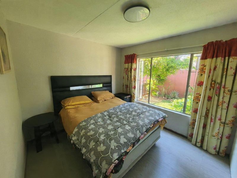 Townhouse - Investment Opportunity - Photo 4