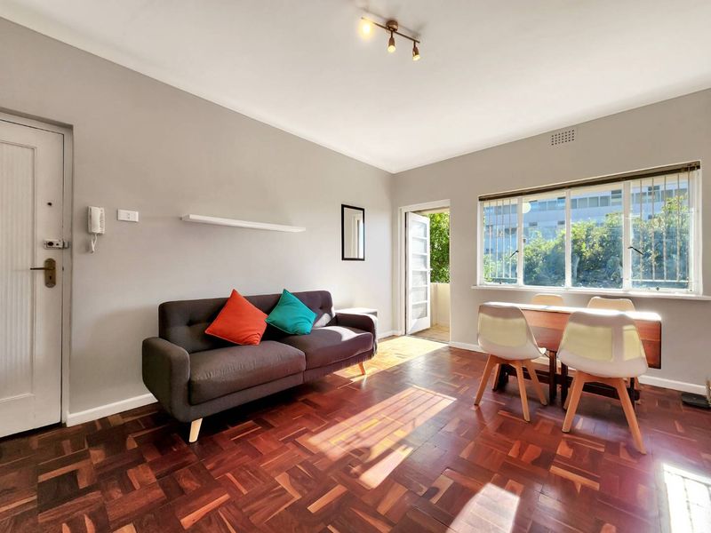 Fabulous flat just off Kloof Street - Photo 3