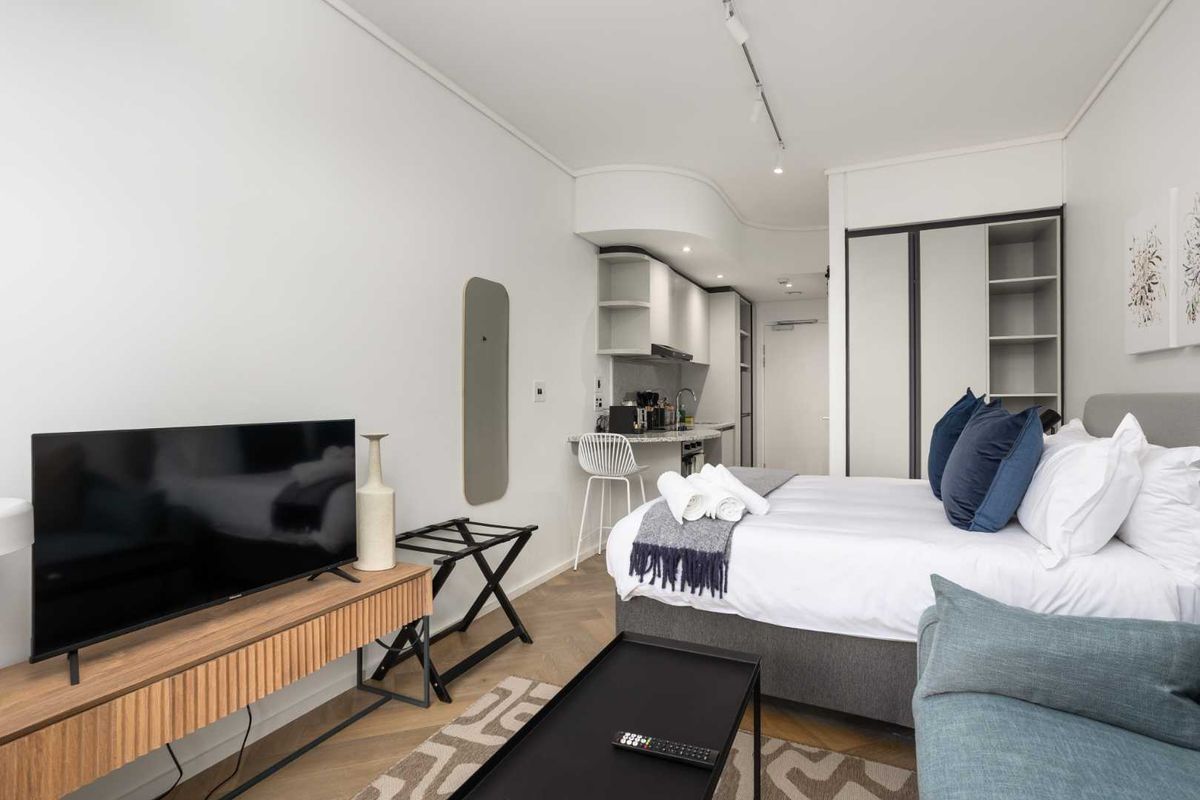 Fully Furnished Studio Apartment at Zeeland Pier in Foreshore, Cape Town - Photo 4