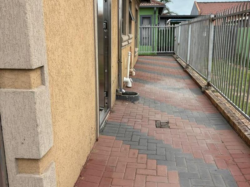 3 Bedroom House For Sale Vanderbijlpark CE4 - Photo 1