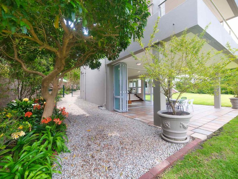 AN EXTRAORDINARY HOME - Photo 7