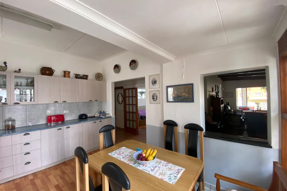 HOUSE WITH 2 FLATS FOR SALE IN VINETA, SWAKOPMUND, NAMIBIA - Photo 5