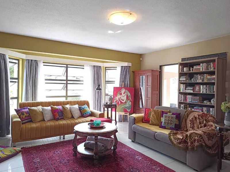 3 Bedroom Townhouse For Sale in Avis - Photo 2