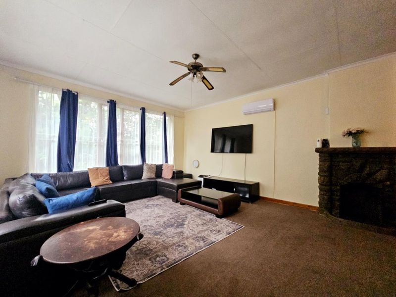 Minutes From The Best Schools, Shops And Everything Else - Photo 9