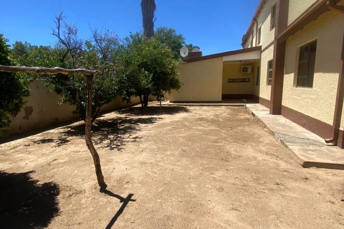 🏡 SPACIOUS FAMILY HOME TO RENT - Photo 4