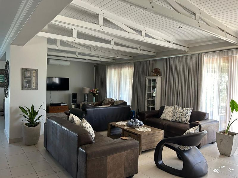 Luxurious Home For Sale - Outjo - Photo 8