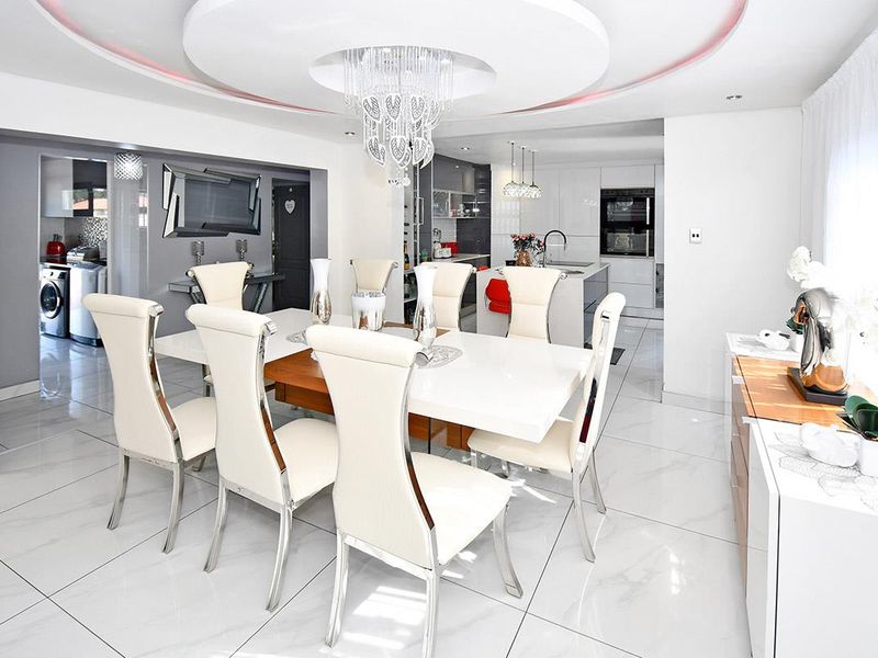 Live Like Royalty at Grootvlei Estate with 24 hours security - Photo 10