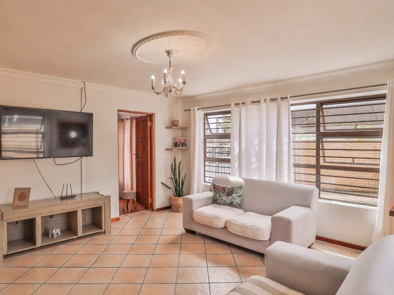 A Rare Gem in the Heart of Diep River - Photo 6