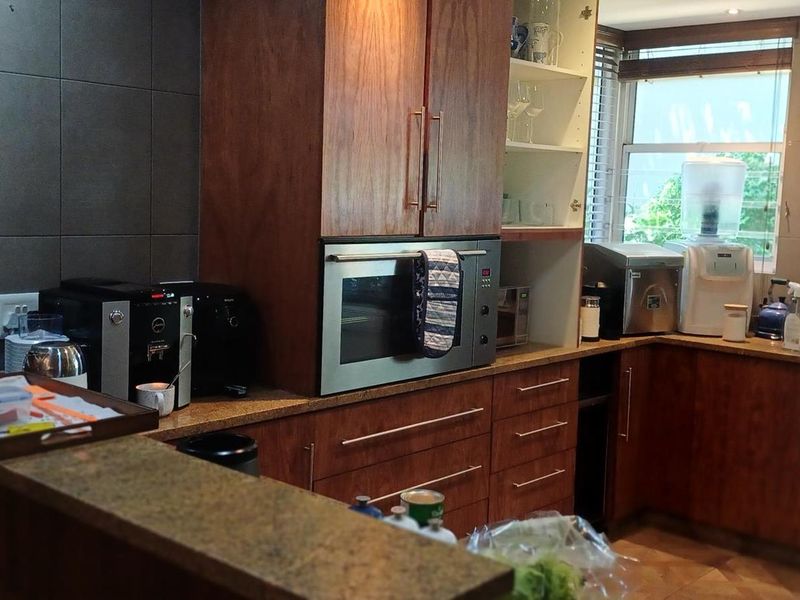 3 BEDROOM DUNKELD WEST - Photo 2