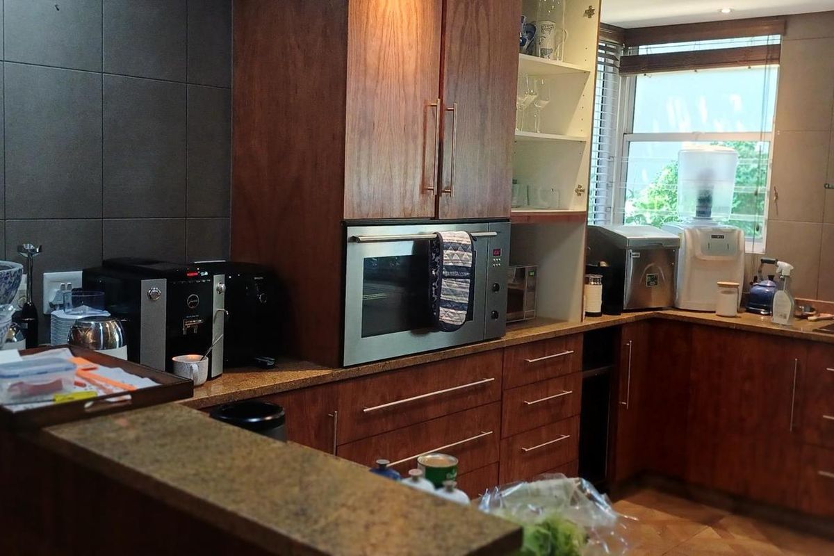 3 BEDROOM DUNKELD WEST - Photo 2