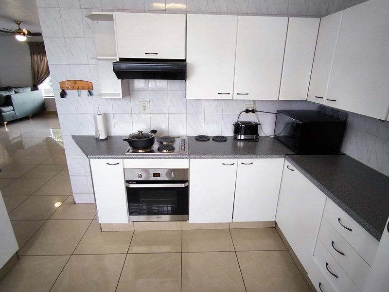 Charming Pet Friendly 3-Bedroom Townhouse for Sale in the Heart of Brackenhurst!!! - Photo 6